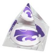 Pisapapeles de cristal pirámide con imagen personalizada impresa en la parte inferior, la costumbre pirámide de cristal premio trofeo, pirámide de cristal personalizado con el color de la imagen personalizada impresa en la parte inferior.