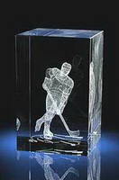Fermacarte di cristallo rettangolare con 3d giocatore di hockey inciso all'interno, 3D laser inciso cubo di vetro regali di hockey, personalizzati in cristallo inciso al laser premio di hockey, hockey souvenir in vetro.