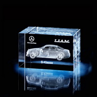 3d laser gegraveerd kristal blok, 3D laser gegraveerde kristallen presse-papier met een Mercedes Benz auto's en het logo van geëtst binnen, kunnen we graveren op maat-logo in het kristal.