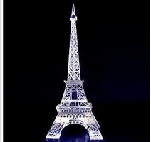 3D-Kristall Eiffelturm-Modell, Kristallglas Souvenir-Eiffelturm, Paris crystal memento, Franch touristische Geschenke, gesäumt jeder Kristall Eiffelturm mit einem einzelnen Satin verpackt Geschenkbox.
