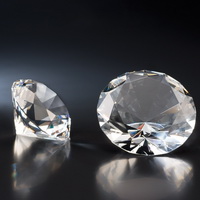 Blanco cristal de diamante pisapapeles, ópticos regalos de diamantes de cristal de diamante de cristal óptico, podemos grabado logotipo de la empresa o de la imagen personalizada en el diamante.