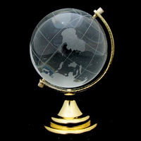 Presse-papiers globe de cristal avec support en métal doré, globe de cristal optique avec support en métal doré, presse-papiers globe de verre optique, presse-papiers or globe de cristal