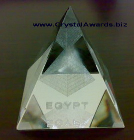 Cristal óptico com imagem personalizada e texto (pirâmide e egito design) 3d laser dentro gravada.